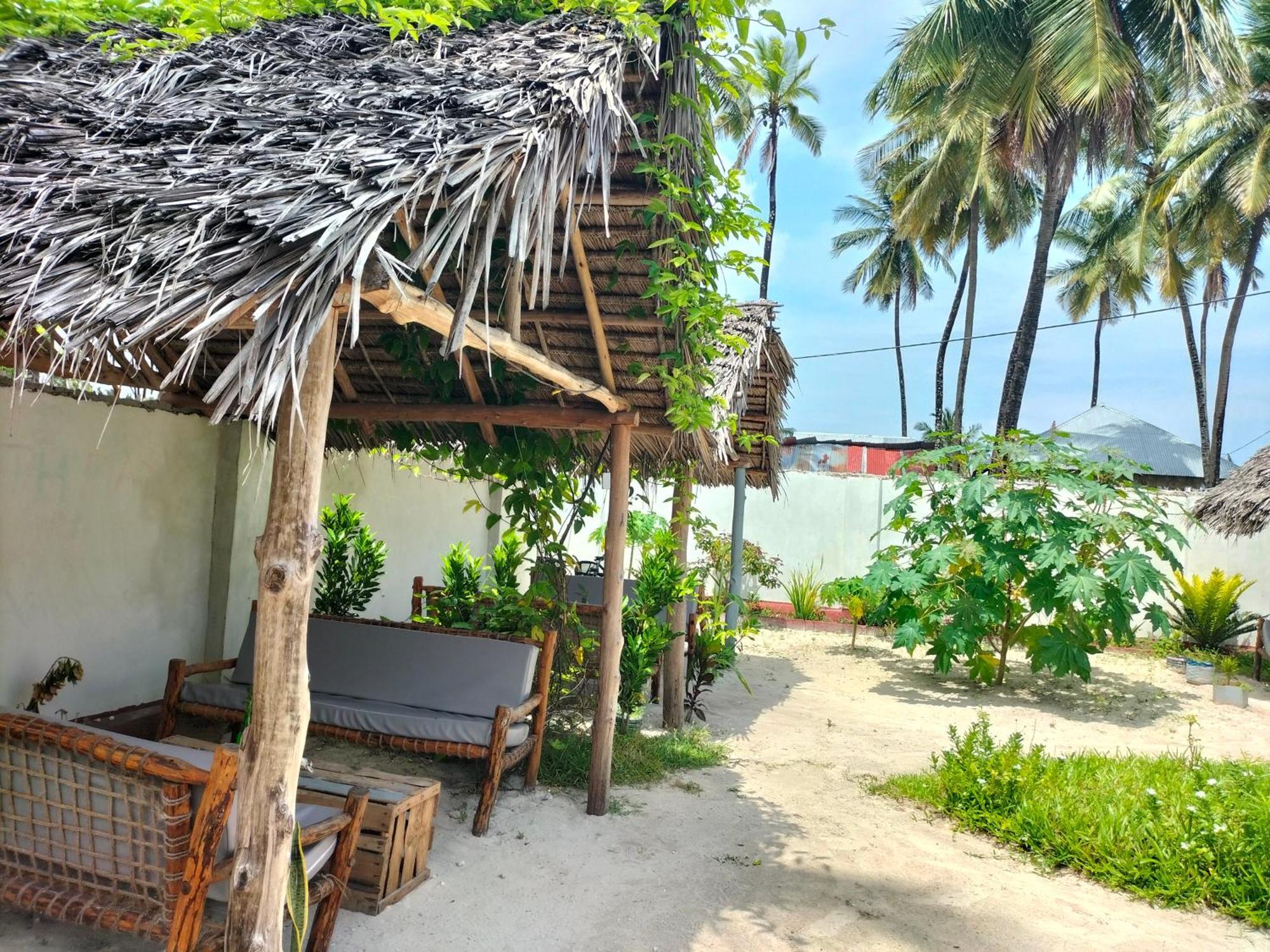 Mambo Leo Hostel Paje Buitenkant foto