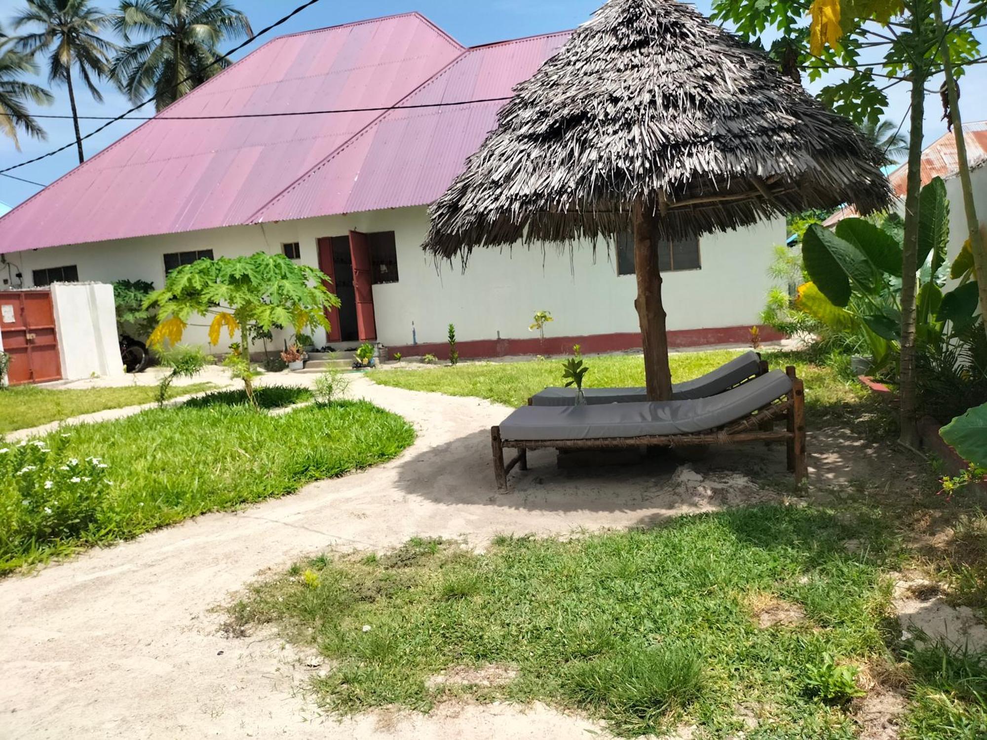 Mambo Leo Hostel Paje Buitenkant foto