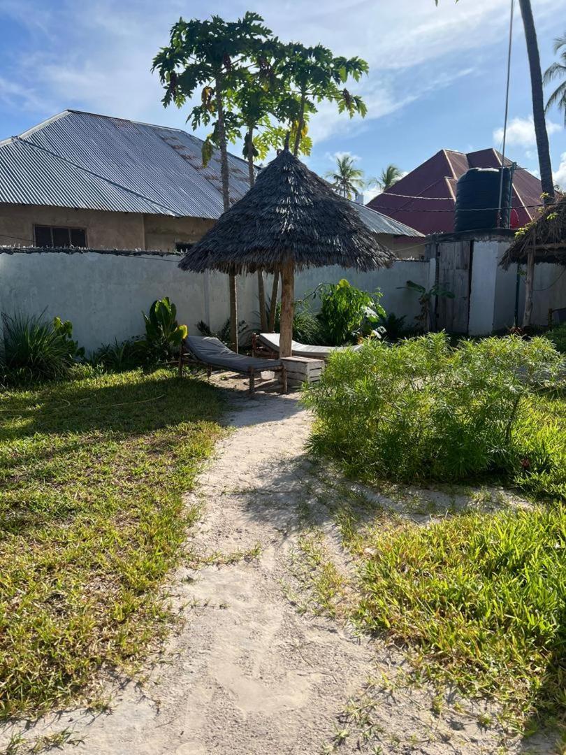 Mambo Leo Hostel Paje Buitenkant foto